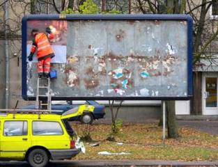 Attacchinaggio a Trani, «ditta inadempiente»: revocata l'aggiudicazione provvisoria della gara