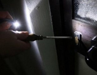 Tentano di rubare in uno stabile della strada più monitorata di Trani: via Palestro