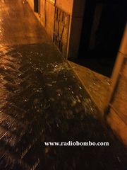 Trani, bomba ad un portone fra via Umberto e via Andria: in frantumi la vetrata. Analogie con il doppio caso di via Togliatti