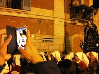 Dal Crisma al mattino all'Addolorata di notte: Trani, via al Triduo pasquale. Lasciate l'auto a casa, conferite i rifiuti per tempo e non bevete