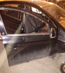 FOTO. Tentato furto d'auto in via Malcangi: il proprietario giunge in tempo per mettere in fuga i ladri