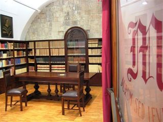 Biblioteca di Trani, da oggi servizi al minimo: petizione on line per salvarla. Gara non ancora pronta, tiepida speranza di una proroga