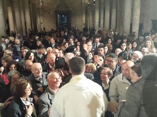 Trani abbraccia fra Pasquale, nuovo agostiniano. Sempre vicino a padre Pasquale nella lunga degenza, ora sarà con lui a Roma