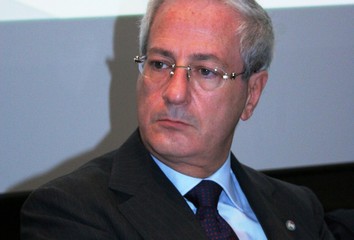 Biblioteca di Trani, il senatore D'Ambrosio Lettieri (Fi) scriverà al ministro: «Sarebbe imperdonabile chiuderla»