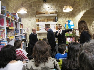 Trani, Luna di Sabbia ospita Vergassola per la presentazione del suo primo romanzo: 