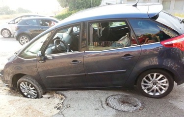 Sinistri e danneggiamenti da buche, prima di fare causa al Comune di Trani serve il sopralluogo immediato per gli accertamenti del rapporto causa-effetto