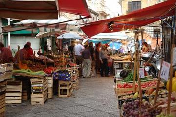 Mercati settimanali anche durante i giorni festivi, il plauso delle associazioni di categoria
