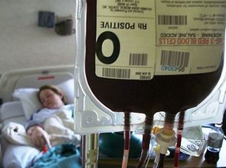 Trasfusione di sangue fatale, maxi risarcimento alla famiglia di una 28enne di Trani: un milione e mezzo