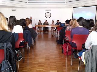 Immolarsi per la pace degli altri. Gianfranco Paglia e l'Esercito portano a Trani la loro testimonianza