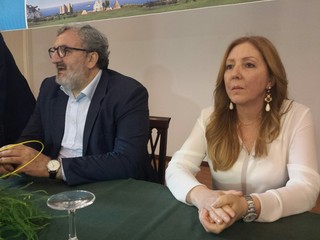 FOTO. Trani 2015, la doppia candidatura di Barresi: per lei, con Spina, arriva anche Emiliano