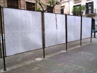 AGGIORNATO. Trani 2015, sulle plance dei manifesti spunta anche la lista riammessa alla Regione. L'elenco di luoghi di affissione e relativi spazi