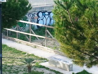 Trani, beffa in piazzetta Peter Pan: arriva una recinzione, ma è per il terreno accanto. Per i lavori all'area sportiva c'è ancora da attendere