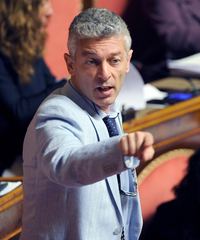 Trani 2015, il Movimento 5 Stelle questa sera in piazza Libertà per parlare di impianti sportivi e scuola