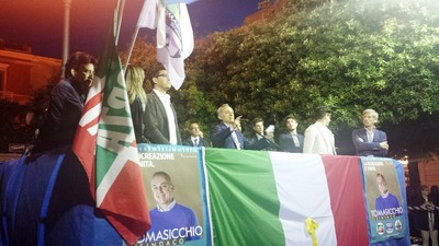 Trani 2015, Tomasicchio gremisce e carica la piazza: «Combattiamo insieme la rassegnazione della città»