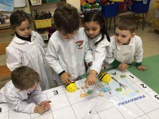 Scuola Rodari a soqquadro causa elezioni: a casa cento bambini. Oggi riprendono le attività