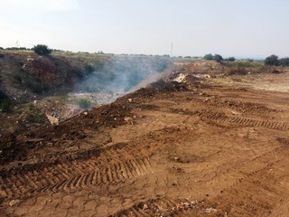 Trani e la cava dei veleni, primi dati Arpa sull'aria: ossido di carbonio ed idrocarburi nella norma, ma per la diossina serviranno due settimane