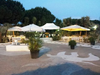 Trani laboriosa, La capannina fa un mezzo miracolo e riapre in soli quattro giorni. Il titolare: «Ringrazio i ragazzi, sono stati ammirevoli»