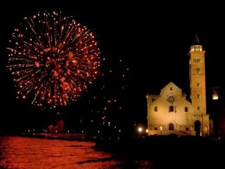 Festa patronale di Trani senza soldi del Comune, il comitato e le Conf aprono un conto e chiedono oblazioni a commercianti ed imprenditori