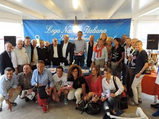 Trani rende omaggio alle fuoriclasse degli anni '80: «Non prendiamo a calci i ricordi e ricostruiamo un bel futuro»