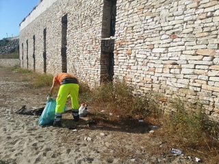 Trani balneare, altro weekend all'insegna del volontariato: oggi gli Scout ripuliscono la seconda spiaggia