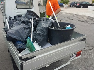 Porto di Trani, altro weekend di sforzi dell'Amiu per mitigare il peso dei rifiuti