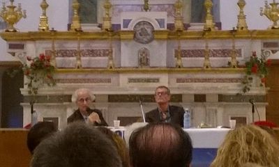 Canfora a Trani rilancia l'allarme: «Costituzione e democrazia a rischio». Ed attacca anche i giornalisti: «Pennivendoli»