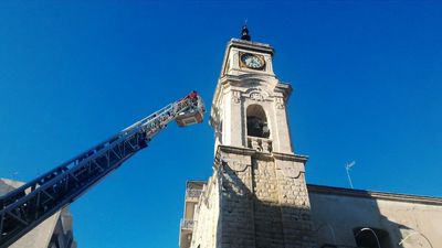 Trani, cadono pietre dalla chiesa di San Rocco: nessuna conseguenza. Ispezioni dei Vigili del fuoco sulla torre campanaria