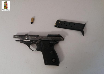 Rissa in un locale al porto di Trani: s'è rischiato di sparare. Arrestato 52enne