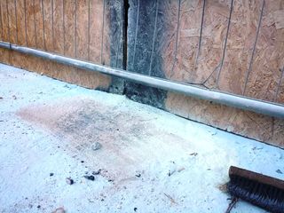 Benzina e fiamme sulla porta del nuovo Pronto soccorso di Trani: incendio prontamente domato, ma è di nuovo allarme sicurezza