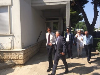 Ospedale di Trani, sopralluogo di sindaco e direttore generale: «Confortato da nuovo pronto soccorso e sale operatorie. Forse anche lì sta cambiando il vento»