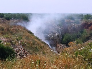 Cava dei veleni, Papagni e Di Lernia (M5s): «Non abbassare la guardia ed investire sulla salute»