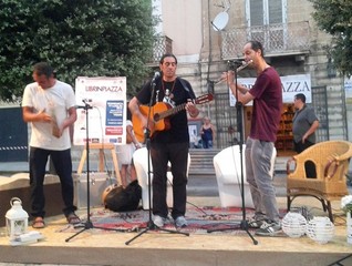 «Librinpiazza», nuovo successo. Cito: «A Trani non basta vendere le opere, ma farle vivere»