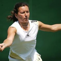 European summer cup a Trani: la Bosnia si ritira, cinque nazionali per due posti in finale. Serra Zanetti nuovo capitano non giocatore