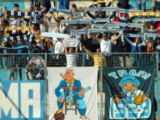 Calcio a Trani, i gruppi organizzati chiedono chiarezza: oggi conferenza stampa in piazza Teatro. Intanto il Dg Pasculli va dal sindaco