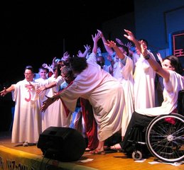 Trani, al Giullare si entra in gara: oggi e domani, al Jobel, le quattro opere in concorso