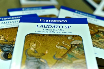 L'enciclica di Papa Francesco si presenta anche a Trani. Appuntamento questa sera, allo Spirito Santo