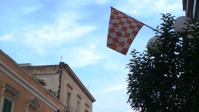 Giallo Trani tradizioni, niente soldi e tutti dimissionari: salta la Settimana medievale. Forni non ci sta: «Smentiremo il presidente e la faremo»