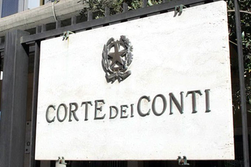 Trani resta nella morsa della Corte dei conti: spese ancora bloccate fino al 30 settembre. Ma c'è la luce in fondo al tunnel