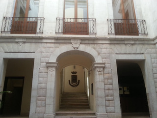 Palazzo Beltrani, i gestori replicano a Lima: «Chiuso non per colpa nostra, che neanche abbiamo ancora avuto le chiavi»