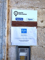 «Trani turistica» senza informazioni turistiche: Puglia promozione ha chiuso a ferragosto e, quest'estate, neanche si sono realizzati gli info point