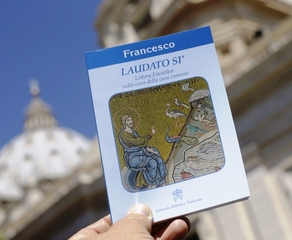 Laici e cattolici di Trani a confronto intorno all'enciclica del Papa: appuntamento questa sera a Luna di sabbia