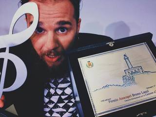 Molla (Luca Giura) incanta Anacapri e porta a casa il premio Bruno Lauzi