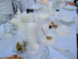 Cene in bianco a Trani, Mg radio prepara la sua