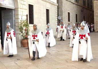 Trani tradizioni non conosce ostacoli: «Il matrimonio di Re Manfredi» torna anche l'anno prossimo. Già fissata la data