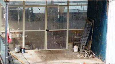 Da fiore all'occhiello a bubbone: nel porto di Trani, un corpo estraneo chiamato «piattaforma galleggiante»