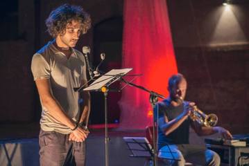 Il circolo Arci di Trani riparte dal teatro civile: oggi spettacolo nella nuova sede