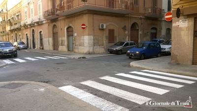 Strisce pedonali, con l'inizio delle scuole a Trani sono quasi tutte pronte