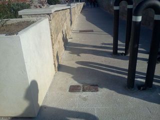 Paletti a Marechiaro e Baia del pescatore: 3500 euro. Show di Lima (Fdi): «Visto che bella spesa inutile?»