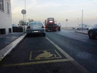 Trani e la tolleranza zero, parla la proprietaria dell'auto rimorchiata: «Mio marito aveva avuto un infarto, ero sconvolta e non ci ho fatto caso»