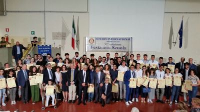 Festa della scuola del Rotary di Trani, 70 premiati. Pomarico: «Si esce dalla crisi solo con i talenti, e qui ce ne sono tanti»